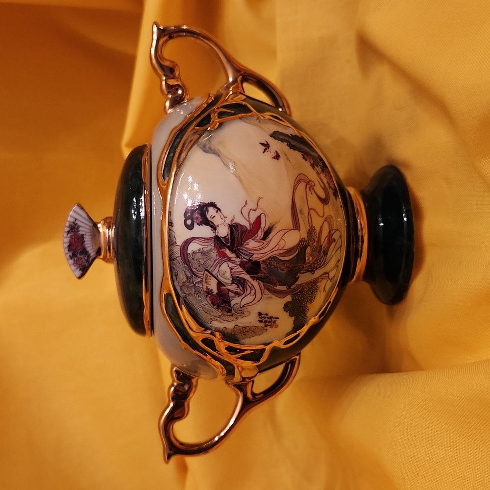 Ardleigh Elliott, Beauties of the Red  Mansion Music Box Collection